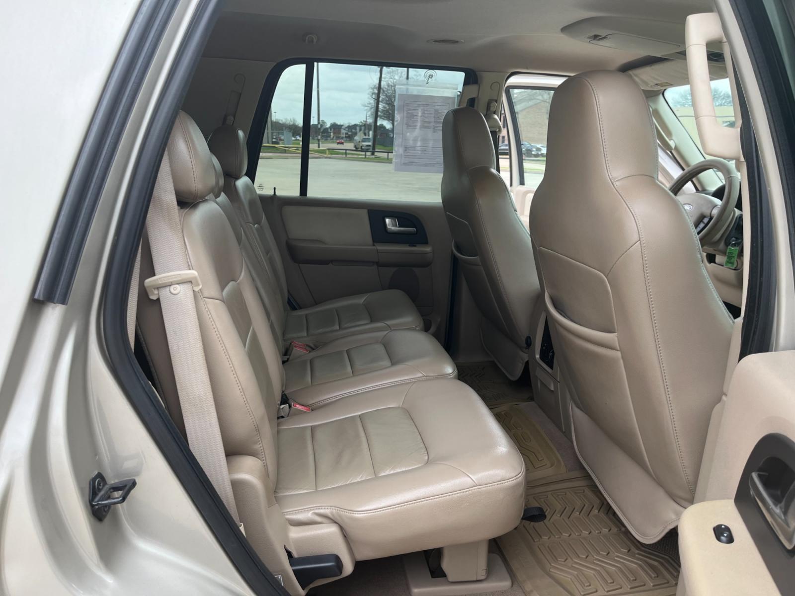 2004 GOLD /TAN Ford Expedition XLT 4.6L 2WD (1FMRU15W54L) with an 4.6L V8 SOHC 16V engine, 4-Speed Automatic Overdrive transmission, located at 14700 Tomball Parkway 249, Houston, TX, 77086, (281) 444-2200, 29.928619, -95.504074 - Photo #13